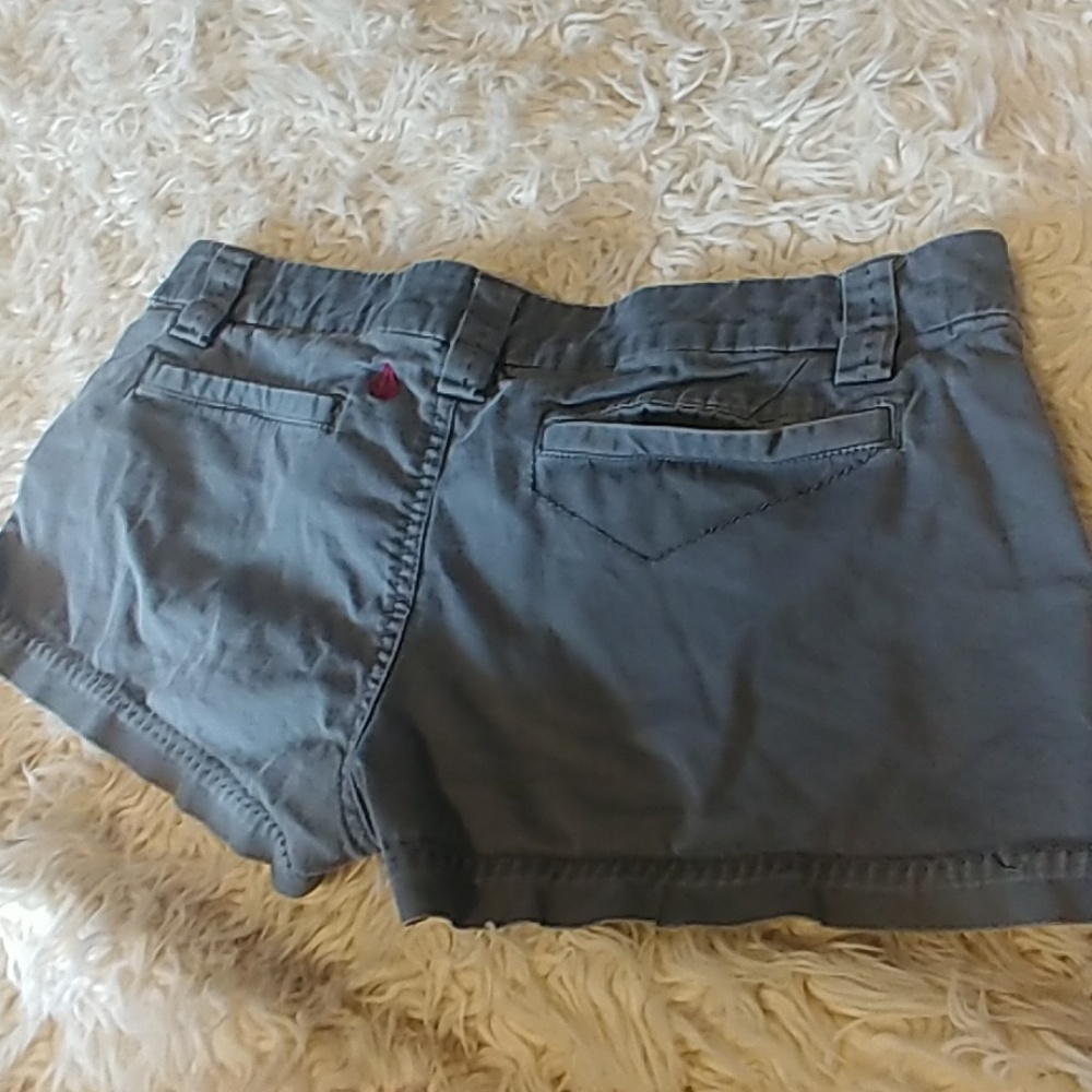 Volcom shorts - Picture 2 of 3